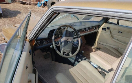 Mercedes-Benz W114, 1975 год, 3 200 000 рублей, 3 фотография
