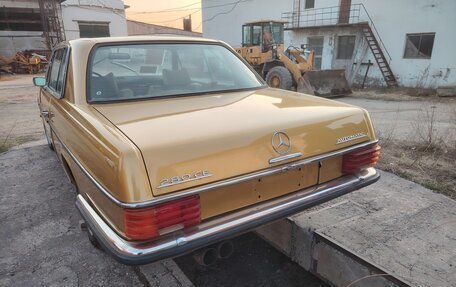 Mercedes-Benz W114, 1975 год, 3 200 000 рублей, 6 фотография