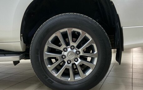 Toyota Land Cruiser Prado 150 рестайлинг 2, 2019 год, 5 420 000 рублей, 19 фотография