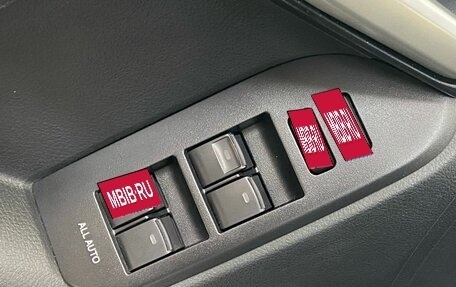Toyota Land Cruiser Prado 150 рестайлинг 2, 2019 год, 5 420 000 рублей, 16 фотография