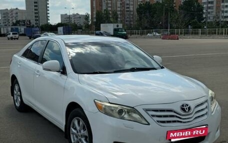 Toyota Camry, 2011 год, 1 270 000 рублей, 2 фотография