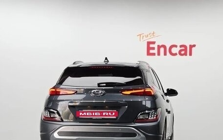 Hyundai Kona I, 2021 год, 1 990 000 рублей, 3 фотография