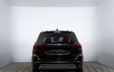 Mitsubishi Outlander III рестайлинг 3, 2019 год, 2 090 000 рублей, 6 фотография