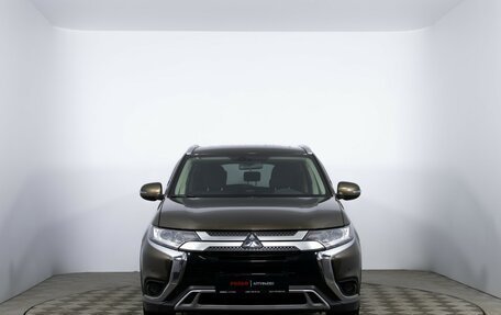 Mitsubishi Outlander III рестайлинг 3, 2019 год, 2 090 000 рублей, 2 фотография