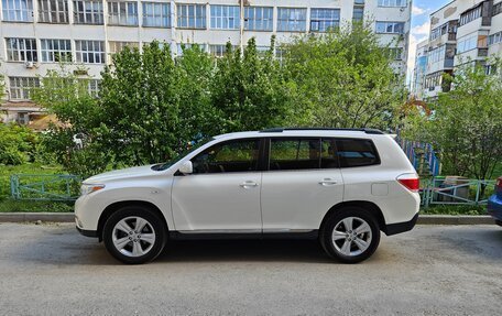 Toyota Highlander III, 2012 год, 2 475 000 рублей, 3 фотография