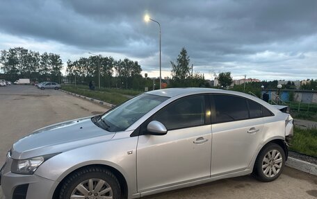 Chevrolet Cruze II, 2010 год, 500 000 рублей, 2 фотография