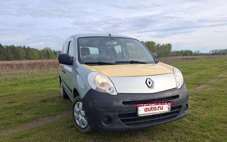 Renault Kangoo II рестайлинг, 2010 год, 825 000 рублей, 3 фотография