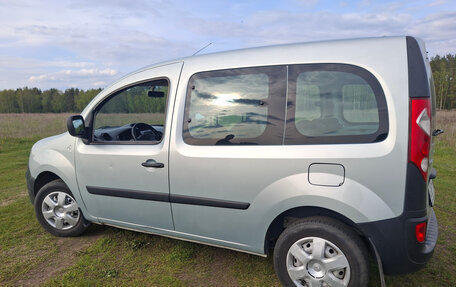 Renault Kangoo II рестайлинг, 2010 год, 825 000 рублей, 10 фотография