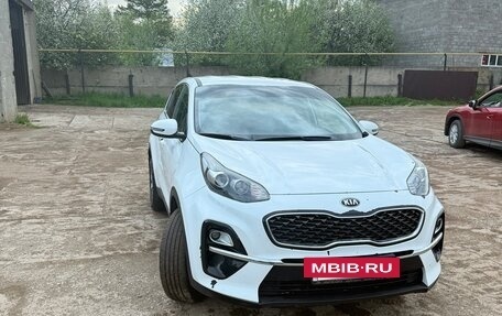 KIA Sportage IV рестайлинг, 2019 год, 2 000 000 рублей, 4 фотография