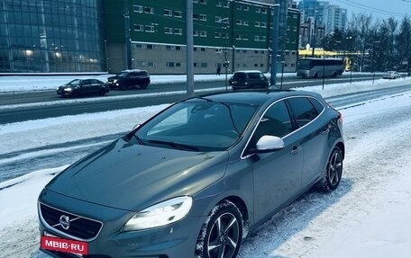 Volvo V40 II рестайлинг, 2018 год, 1 800 000 рублей, 4 фотография