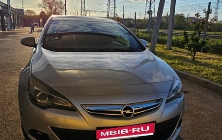 Opel Astra J, 2012 год, 820 000 рублей, 2 фотография