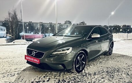 Volvo V40 II рестайлинг, 2018 год, 1 800 000 рублей, 3 фотография