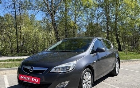 Opel Astra J, 2011 год, 1 050 000 рублей, 2 фотография