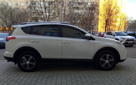 Toyota RAV4, 2017 год, 2 400 000 рублей, 5 фотография