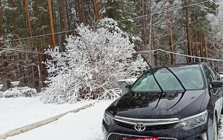 Toyota Camry, 2017 год, 2 780 000 рублей, 2 фотография