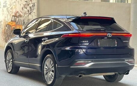 Toyota Harrier, 2022 год, 2 430 000 рублей, 4 фотография