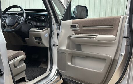 Honda Stepwgn IV, 2020 год, 2 150 000 рублей, 12 фотография