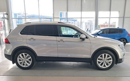 Volkswagen Tiguan II, 2019 год, 2 575 000 рублей, 4 фотография