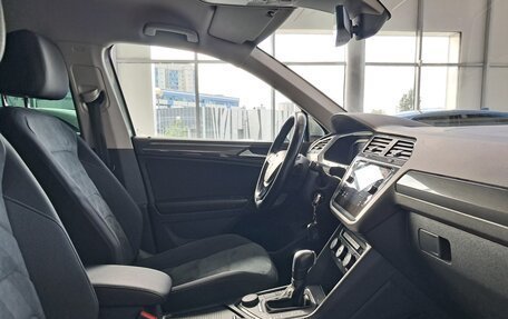 Volkswagen Tiguan II, 2019 год, 2 575 000 рублей, 11 фотография