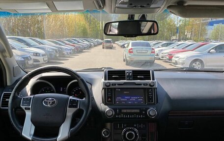 Toyota Land Cruiser Prado 150 рестайлинг 2, 2016 год, 2 900 000 рублей, 7 фотография