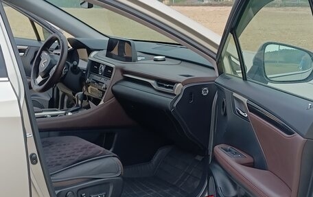 Lexus RX IV рестайлинг, 2020 год, 5 900 000 рублей, 5 фотография