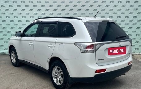 Mitsubishi Outlander III рестайлинг 3, 2013 год, 1 345 000 рублей, 5 фотография