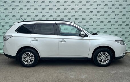 Mitsubishi Outlander III рестайлинг 3, 2013 год, 1 345 000 рублей, 9 фотография
