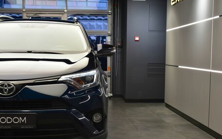 Toyota RAV4, 2018 год, 2 520 000 рублей, 4 фотография