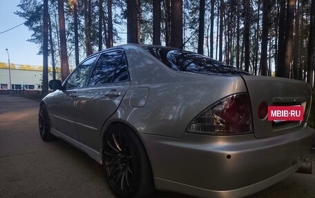 Toyota Altezza, 2000 год, 760 000 рублей, 4 фотография