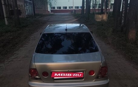 Toyota Altezza, 2000 год, 760 000 рублей, 2 фотография