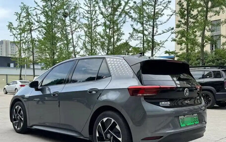 Volkswagen ID.3 I, 2023 год, 1 600 000 рублей, 6 фотография