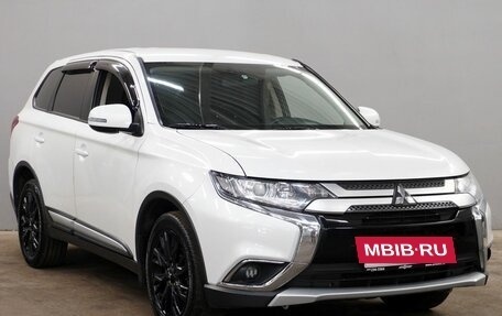 Mitsubishi Outlander III рестайлинг 3, 2018 год, 2 068 000 рублей, 3 фотография