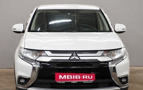 Mitsubishi Outlander III рестайлинг 3, 2018 год, 2 068 000 рублей, 2 фотография