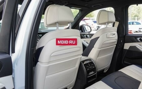BMW X5, 2021 год, 9 000 000 рублей, 15 фотография