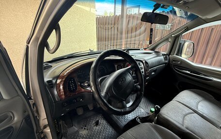 Hyundai H-1 II рестайлинг, 2005 год, 550 000 рублей, 8 фотография