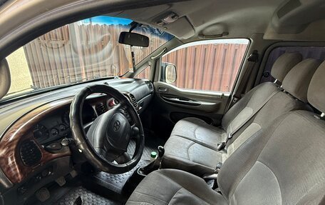 Hyundai H-1 II рестайлинг, 2005 год, 550 000 рублей, 9 фотография