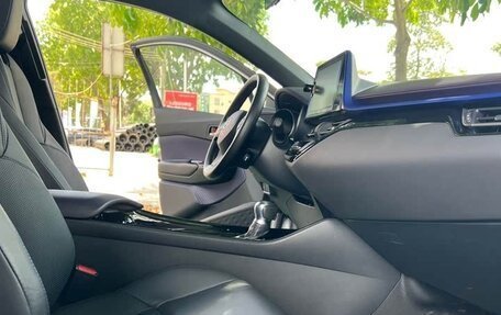 Toyota C-HR I рестайлинг, 2020 год, 1 741 000 рублей, 11 фотография