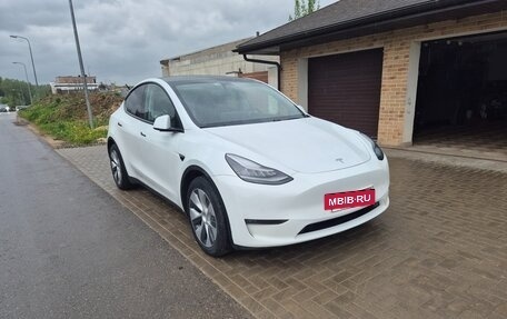 Tesla Model Y I, 2020 год, 3 800 000 рублей, 3 фотография