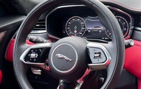 Jaguar F-Pace, 2024 год, 6 100 000 рублей, 10 фотография