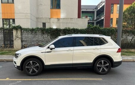 Volkswagen Tiguan II, 2021 год, 2 250 000 рублей, 4 фотография