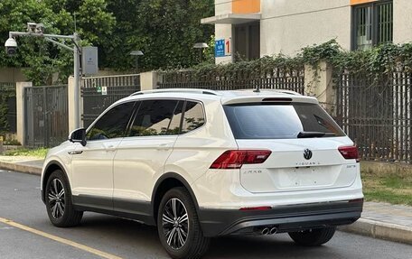 Volkswagen Tiguan II, 2021 год, 2 250 000 рублей, 7 фотография