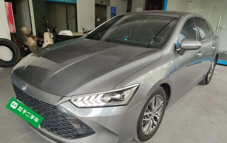 BYD Qin, 2022 год, 1 380 000 рублей, 1 фотография