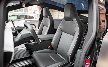Tesla Cybertruck, 2024 год, 27 000 000 рублей, 13 фотография