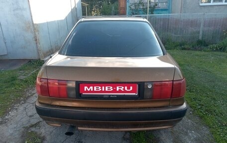 Audi 80, 1993 год, 300 000 рублей, 3 фотография