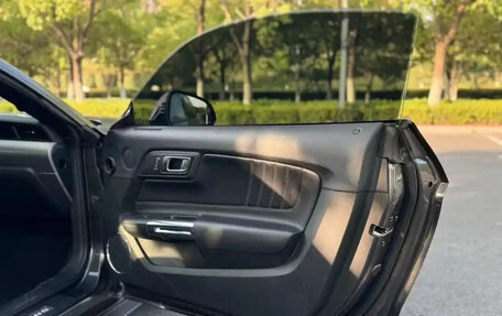 Ford Mustang VI рестайлинг, 2020 год, 3 000 000 рублей, 5 фотография