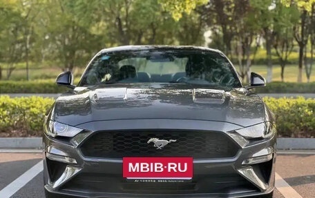 Ford Mustang VI рестайлинг, 2020 год, 3 000 000 рублей, 2 фотография