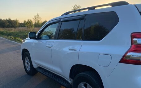 Toyota Land Cruiser Prado 150 рестайлинг 2, 2015 год, 3 320 000 рублей, 3 фотография