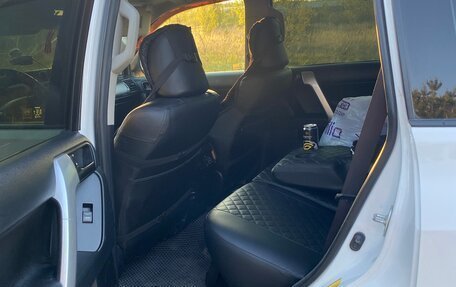 Toyota Land Cruiser Prado 150 рестайлинг 2, 2015 год, 3 320 000 рублей, 8 фотография