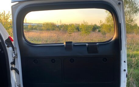Toyota Land Cruiser Prado 150 рестайлинг 2, 2015 год, 3 320 000 рублей, 11 фотография