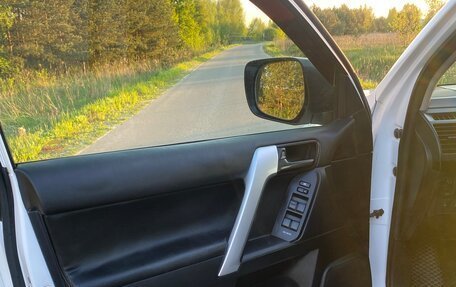 Toyota Land Cruiser Prado 150 рестайлинг 2, 2015 год, 3 320 000 рублей, 10 фотография